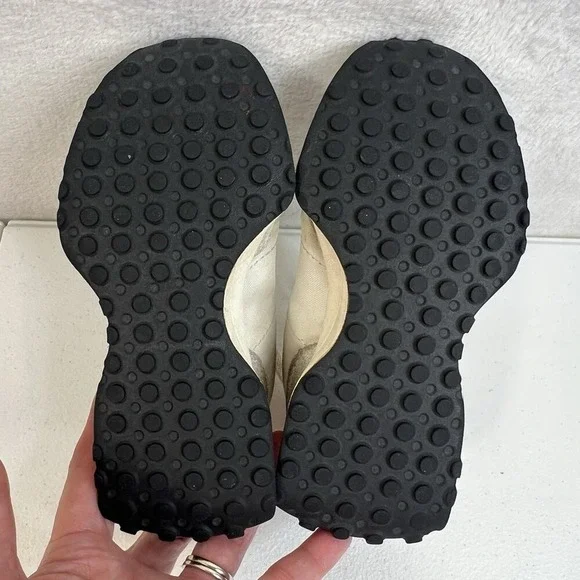 New Balance 327 Girls 11 Sneakers Shoes White Black Logo Lace Up Everyday Play - Picture 10 of 10